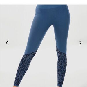 Fabletics High Waisted Seamless Leopard Legging S